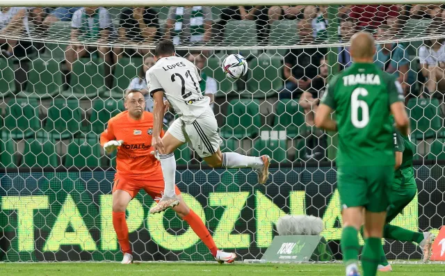 Warta trafiała w słupki, Legia strzelała do bramki [WYNIKI i TABELA]