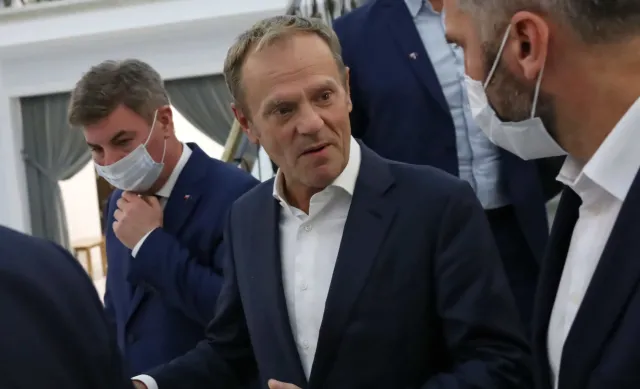 Tusk rusza w trasę i przestrzega przed atakiem na PO