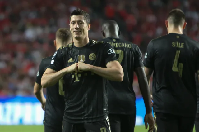 Liga Mistrzów. Marciniak posędziuje jubileuszowy mecz Lewandowskiego