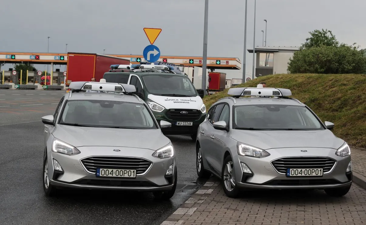 nowe-radiowozy-do-kontroli-oplaty-drogowej-etoll-37306646.jpg