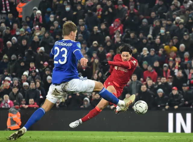 Kosmiczny mecz w Pucharze Ligi w Anglii. Awans Liverpoolu po karnych