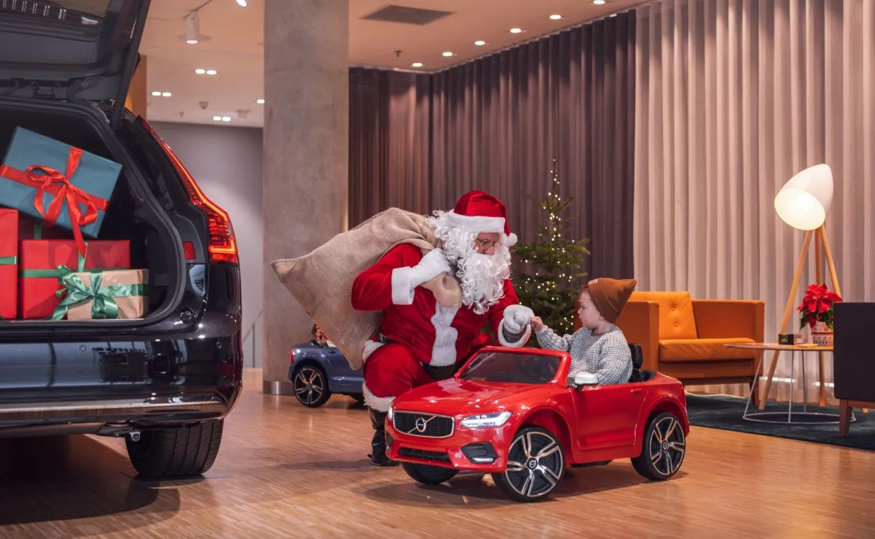 volvo-s90-jako-elektryczny-samochod-dla-dziecka-37319898.jpg