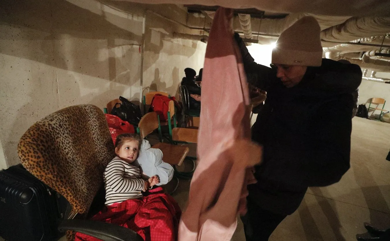 Dziecko przyszło na świat w schronie podczas bombardowania Kijowa