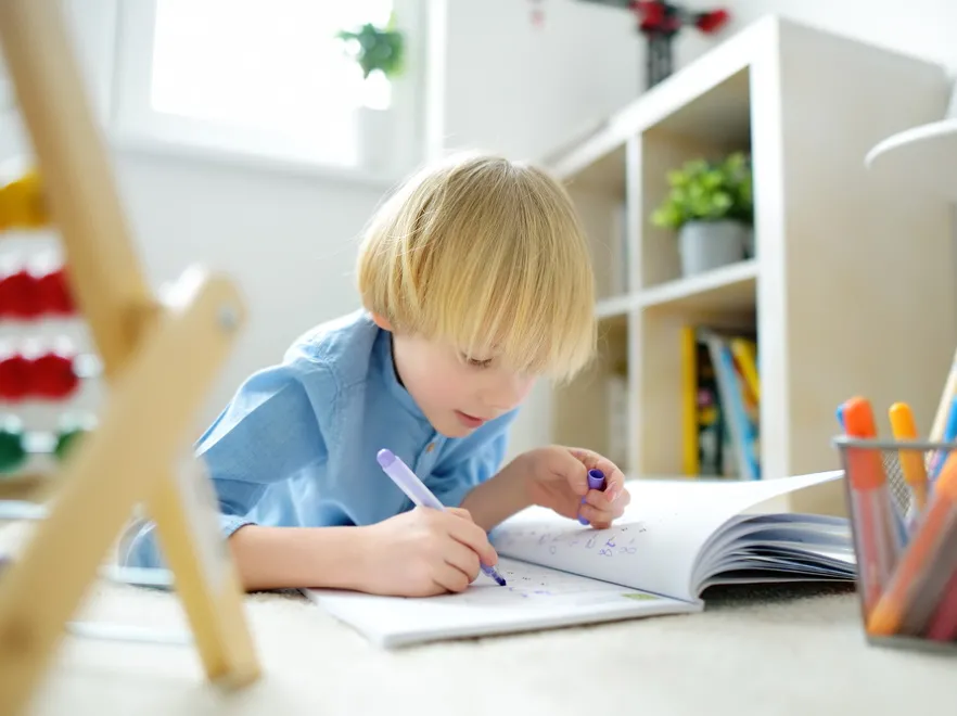 Nie tylko ślęczenie nad książkami! Nieoczywiste rzeczy, które rozwijają zdolności matematyczne dziecka
