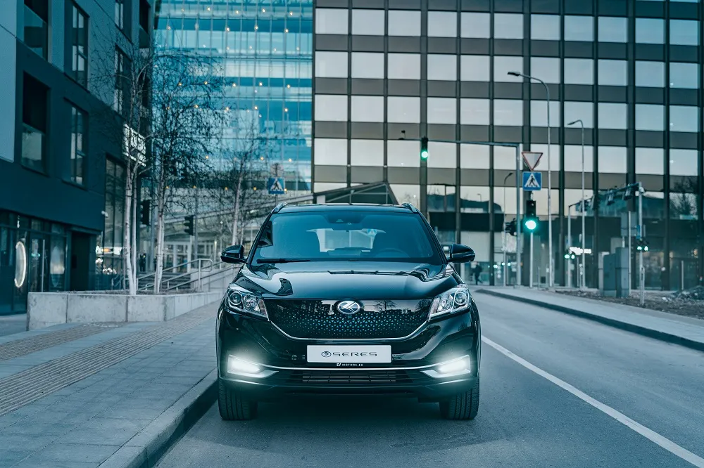 seres-w-polsce-elektryczny-suv-z-chin-debiutuje-37232330.jpg