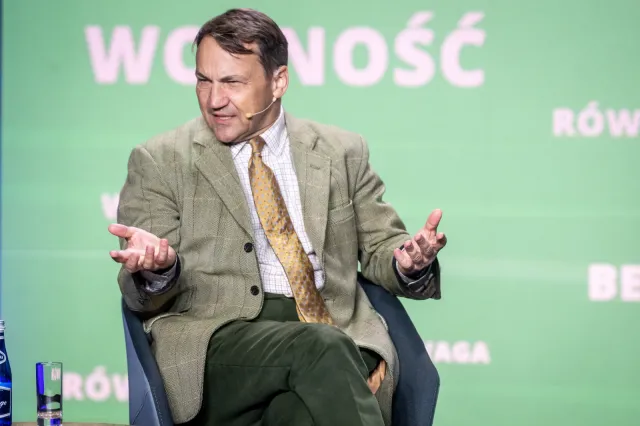 Burza po słowach Sikorskiego, PiS zaczepia Tuska. "Dokładnie to samo wypowiadał Ławrow"