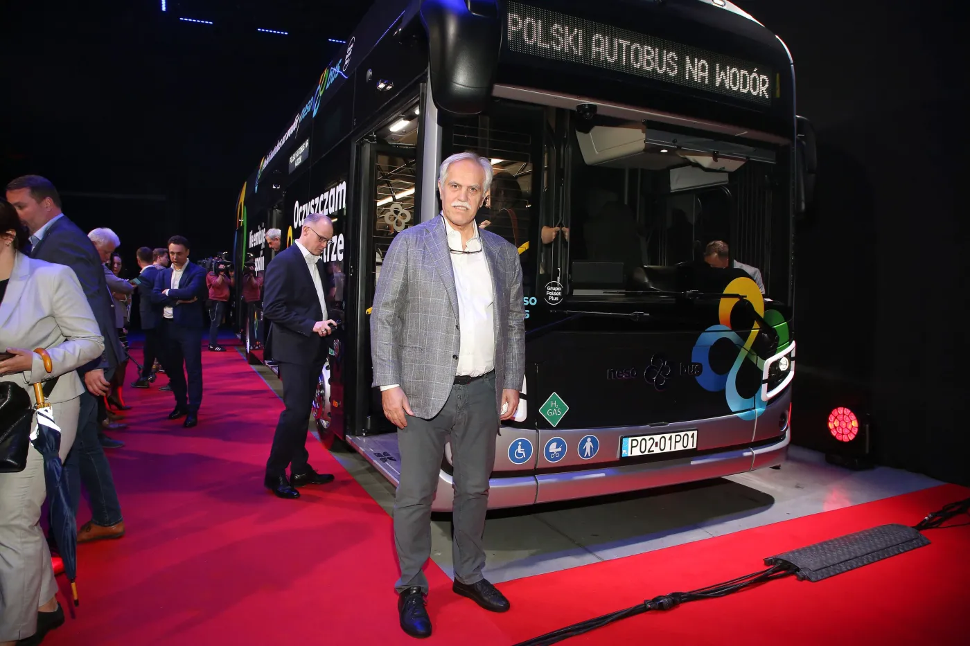 zygmund-solorz-i-nesobus-polski-autobus-wodorowy-37719027.jpg
