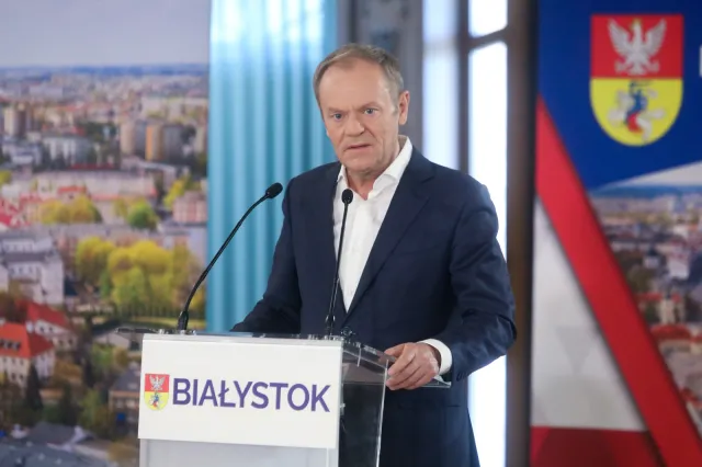Tusk: Władze zrobiły wiele w ostatnich latach, by młodzi ludzie zastanawiali się nad emigracją