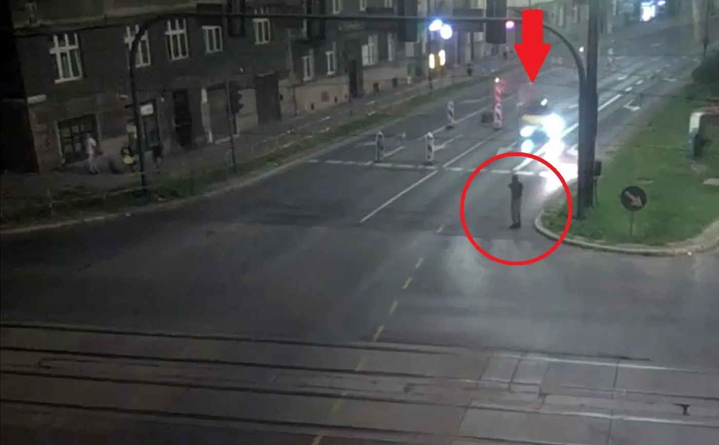 wypadek-w-krakowie-swiadek-zapadl-sie-pod-ziemie-37868033.jpg