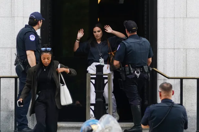 Jeden z budynków Senatu USA ewakuowany. "To mógł być fałszywy alarm"