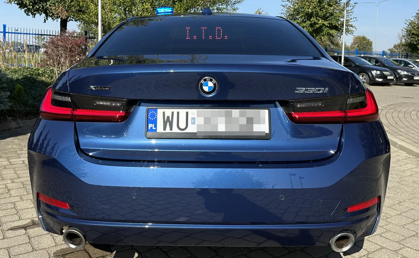 bmw-330i-xdrive-nowym-radiowozem-itd-22-samochody-37940514.jpg