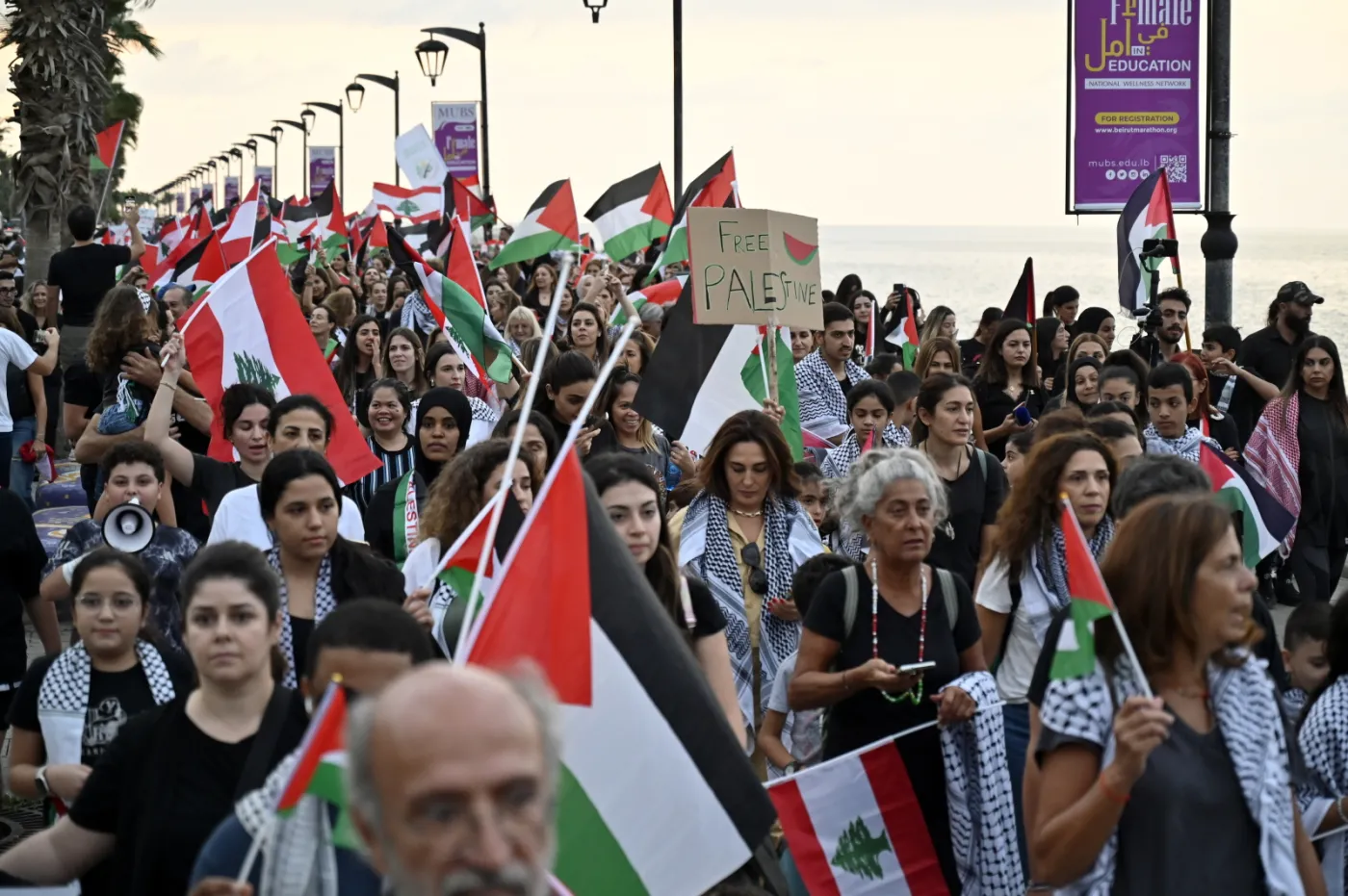 "Wielki gniew" na USA. Amerykańscy dyplomaci ostrzegają centralę...