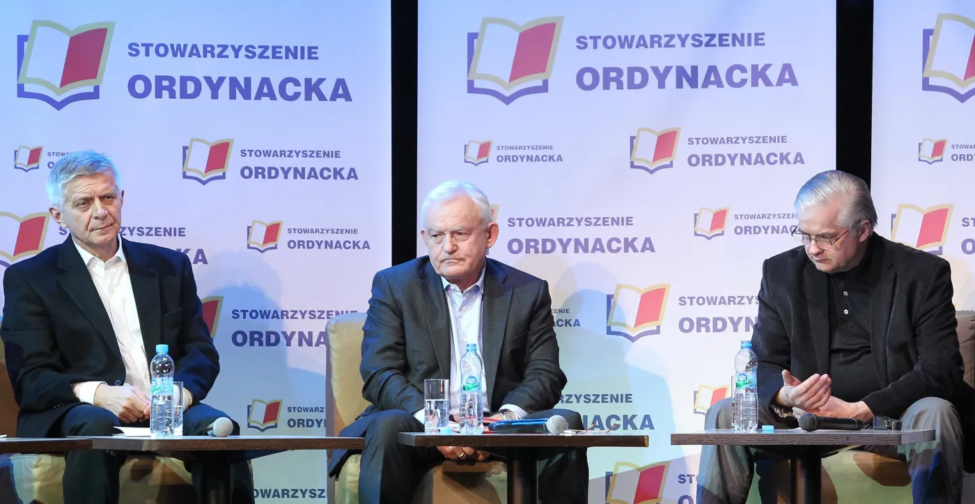 Byli premierzy zagłosowali za zmianą unijnych traktatów. "Państwo polskie nie zniknie"
