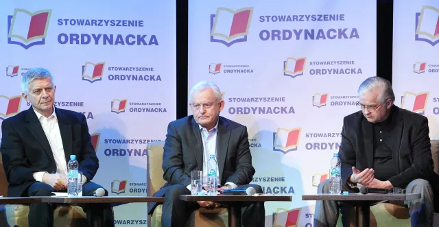 Byli premierzy zagłosowali za zmianą unijnych traktatów. "Państwo polskie nie zniknie"