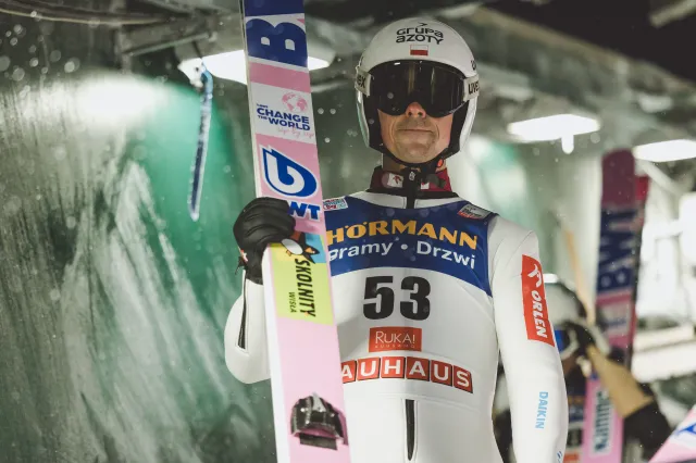 PŚ w skokach. Tylko Żyła nie zawiódł w kwalifikacjach w Engelbergu. Reszta bez zmian