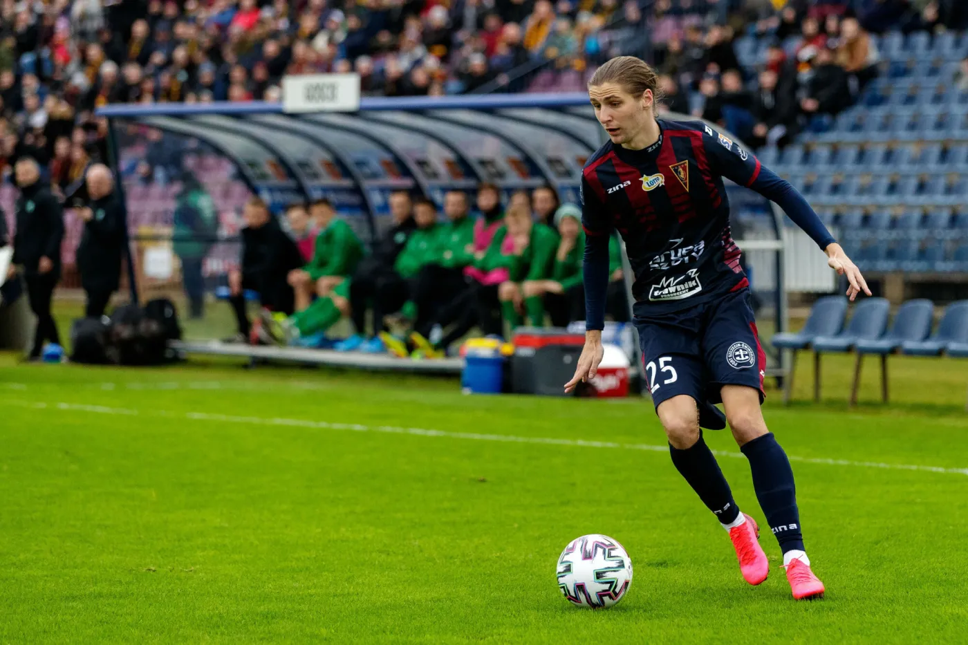 Kolejne problemy Pawła Cibickiego. Piłkarz zawieszony za hazard sprzedawał fikcyjne bilety