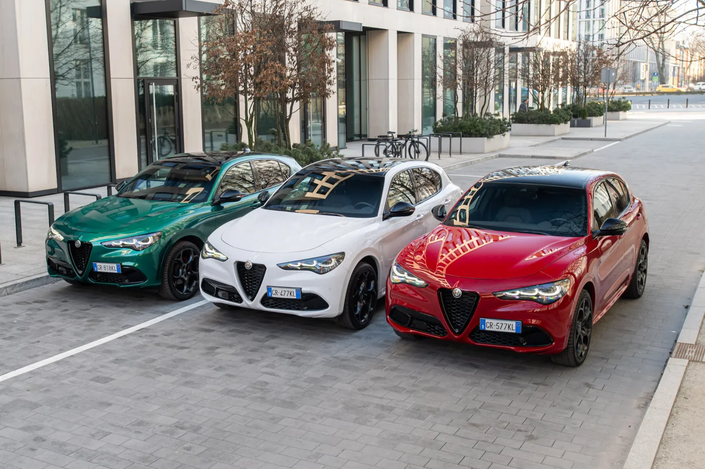 alfa-romeo-tributo-italiano-nowa-edycja-specjalna-38123464.jpg