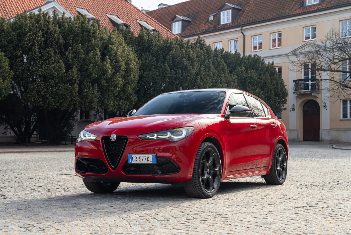alfa-romeo-tributo-italiano-nowa-edycja-specjalna-38123470.jpg