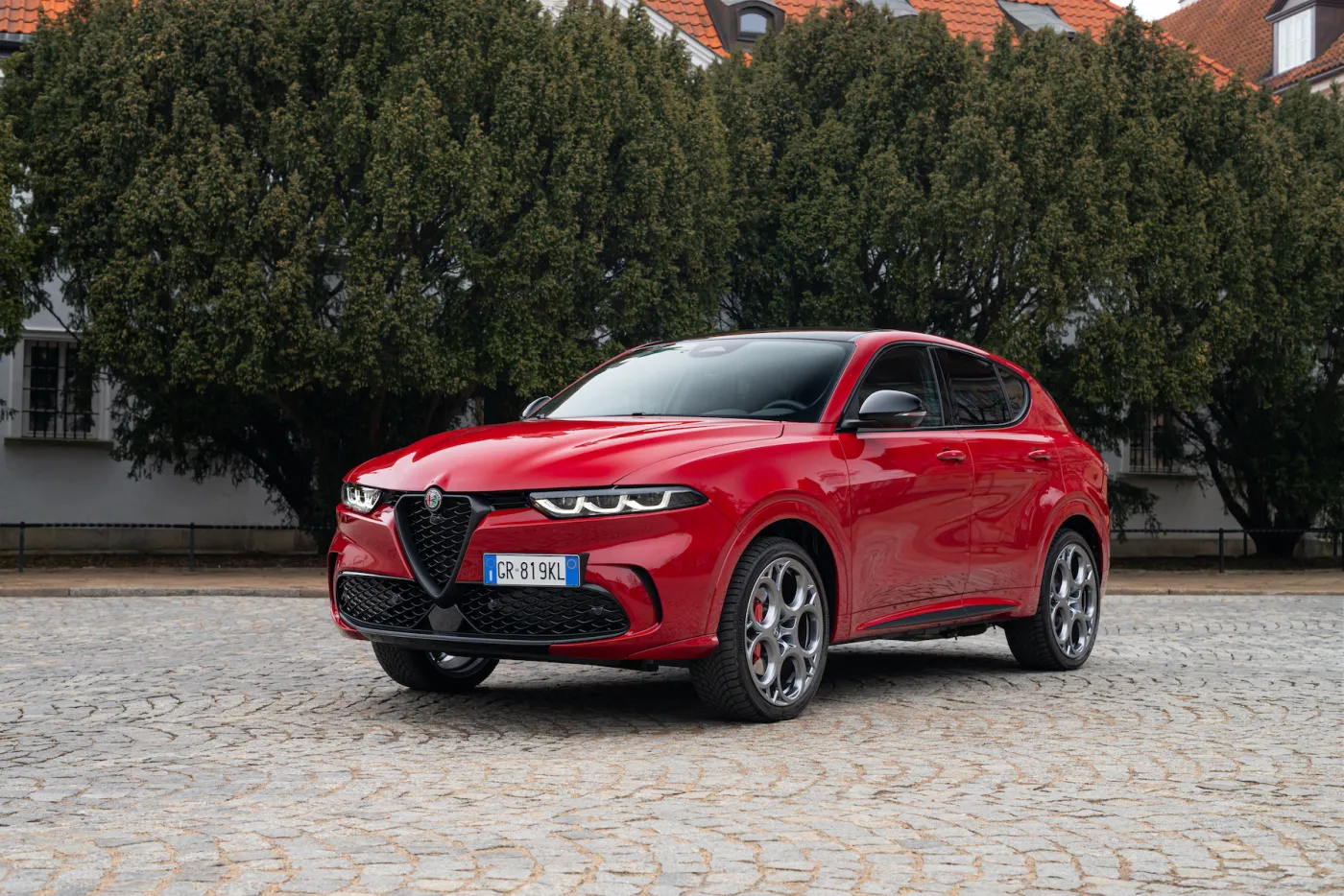 alfa-romeo-tributo-italiano-nowa-edycja-specjalna-38123472.jpg
