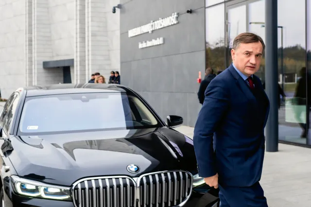 Ziobro na porannej konferencji: Przeszukanie przeprowadzono w sposób bandycki