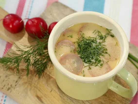 Wiosenna zupa z rzodkiewką Ewy Wachowicz. Idealna na lekki obiad po świętach