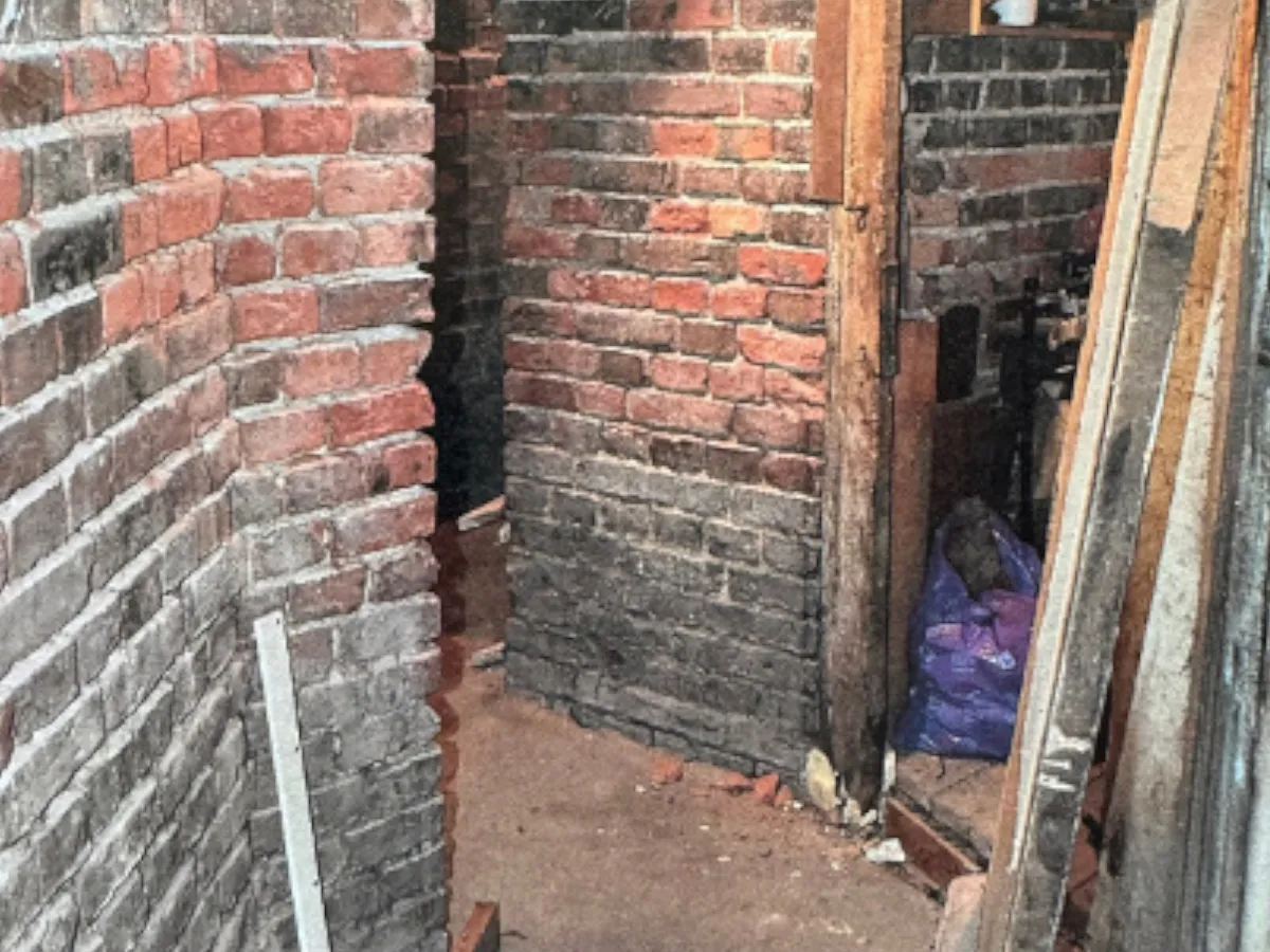 Zamknięta w piwnicy 32-latka wołała o pomoc. Zatrzymano mężczyznę