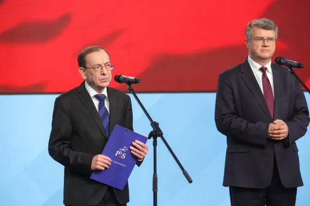 Kamiński z Wąsikiem wezwani do prokuratury. "To zwalczanie opozycji w naszym kraju"