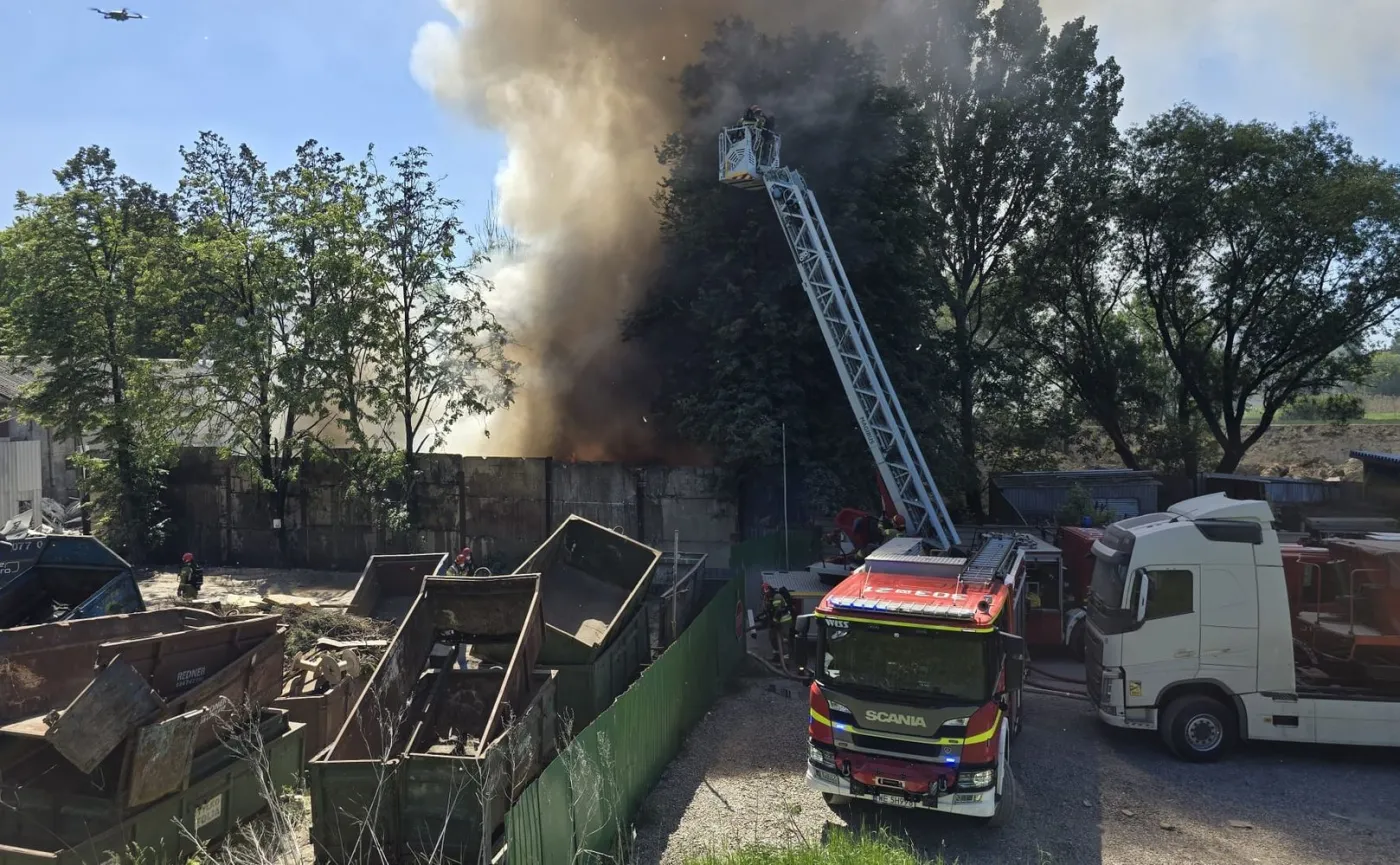 Pożar na Siekierkach: Poziomy stężeń pyłów nie wskazują na zagrożenie