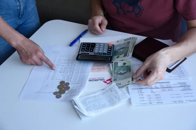 Wysokie kary za niepłacenie rachunków. Jak szybko mogą odciąć prąd lub gaz?