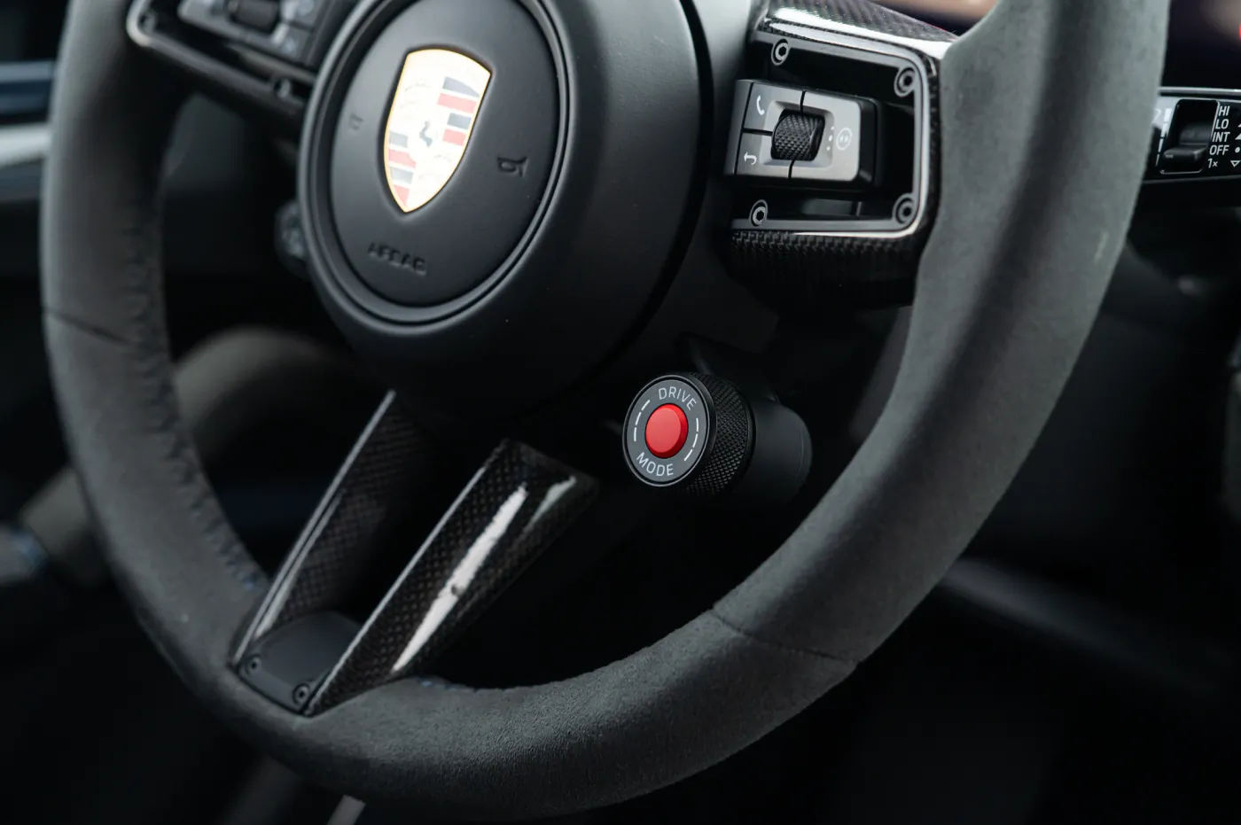 porsche-cayenne-turbo-ehybrid-coupe-z-pakietem-gt-38263103.jpg