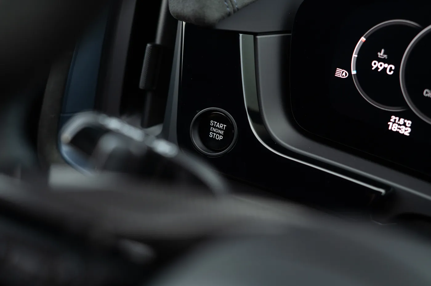 porsche-cayenne-turbo-ehybrid-coupe-z-pakietem-gt-38263104.jpg