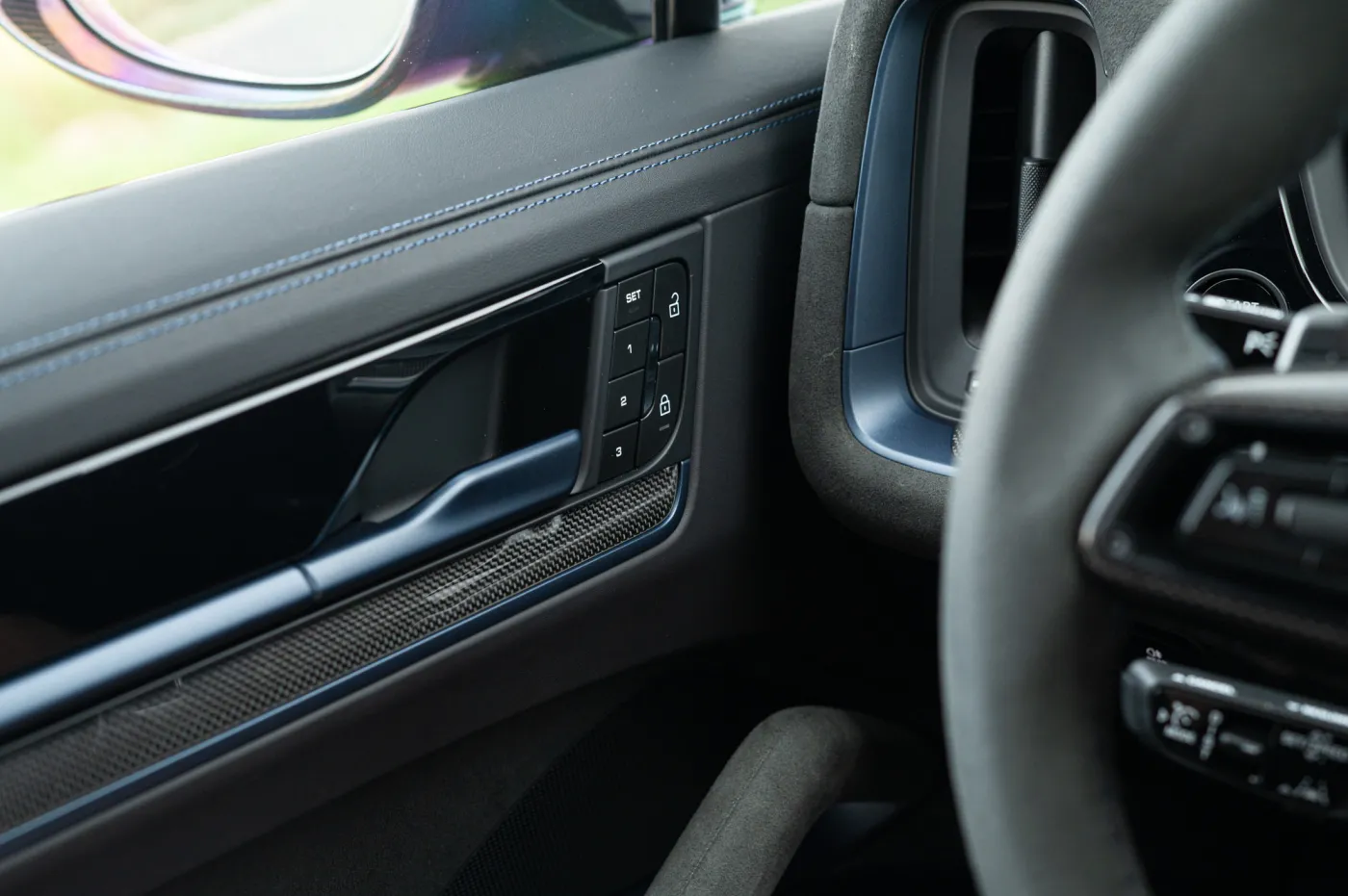 porsche-cayenne-turbo-ehybrid-coupe-z-pakietem-gt-38263123.jpg