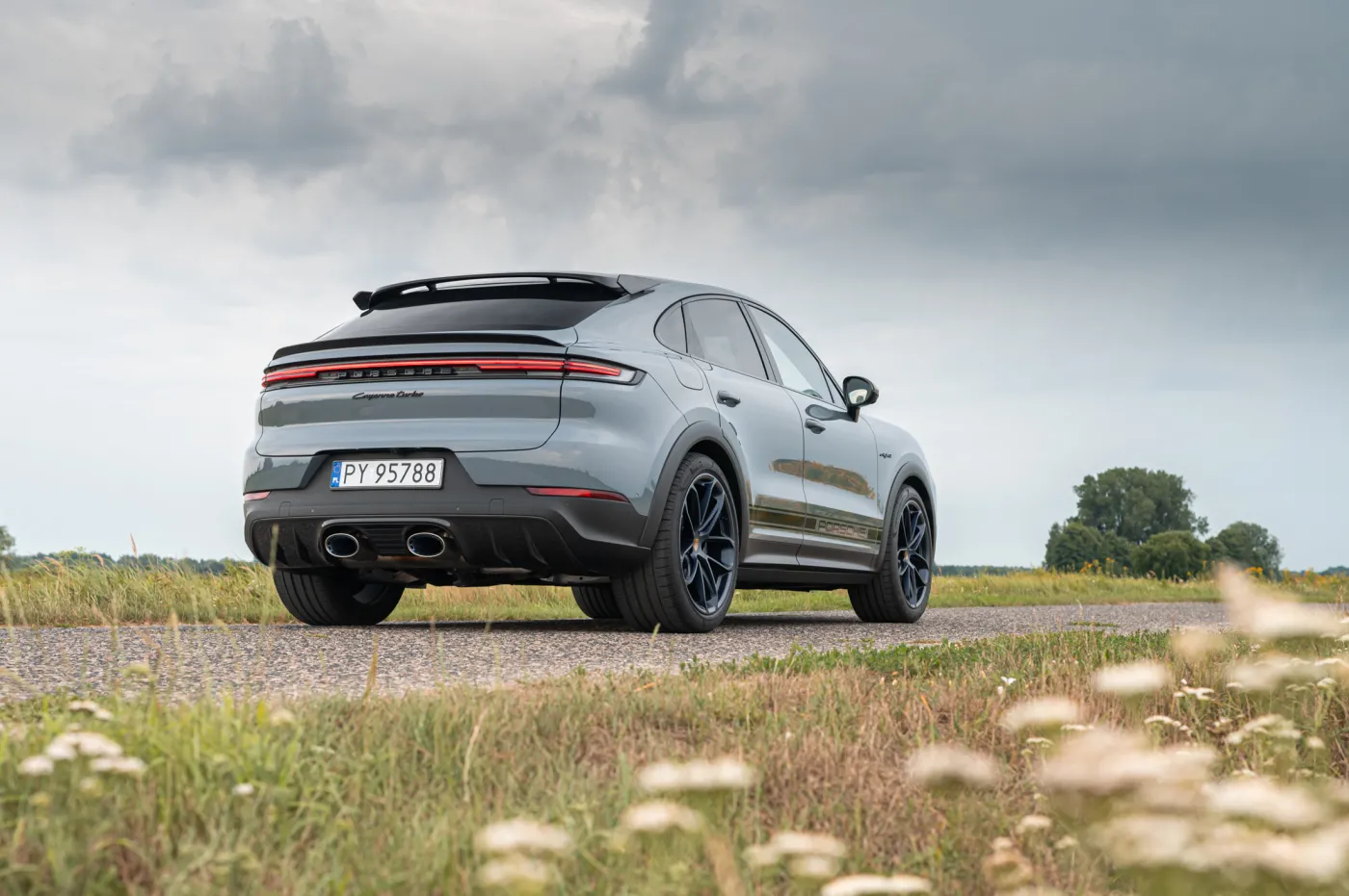 porsche-cayenne-turbo-ehybrid-coupe-z-pakietem-gt-38263157.jpg