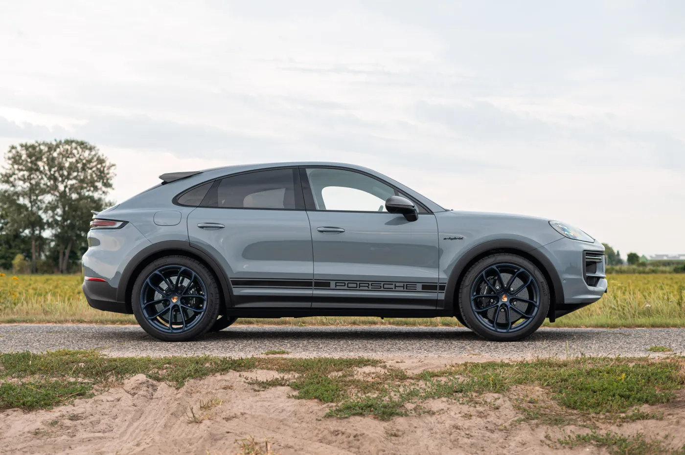 porsche-cayenne-turbo-ehybrid-coupe-z-pakietem-gt-38263175.jpg