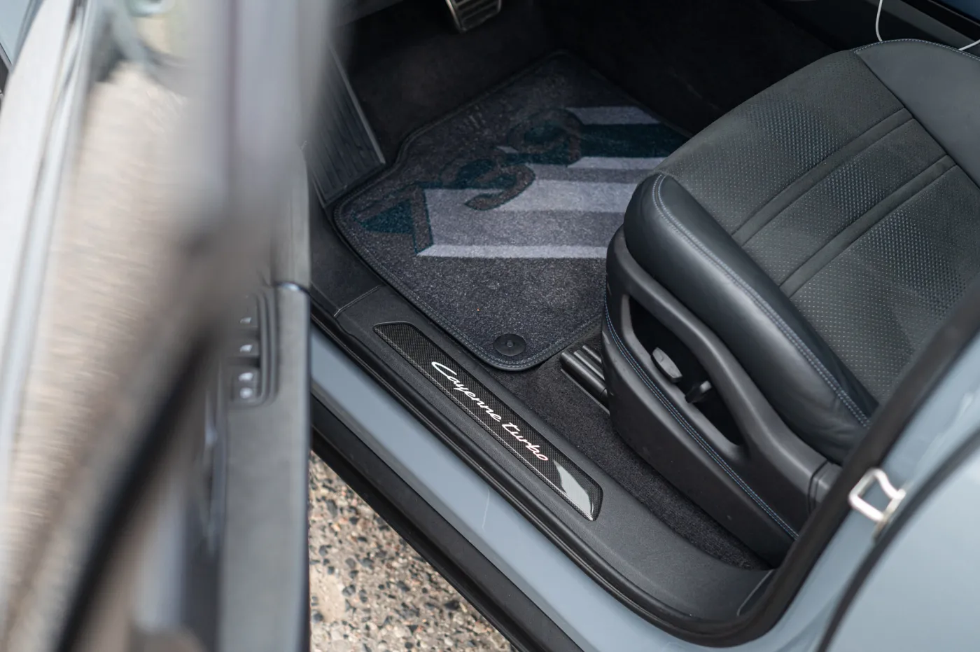 porsche-cayenne-turbo-ehybrid-coupe-z-pakietem-gt-38263195.jpg