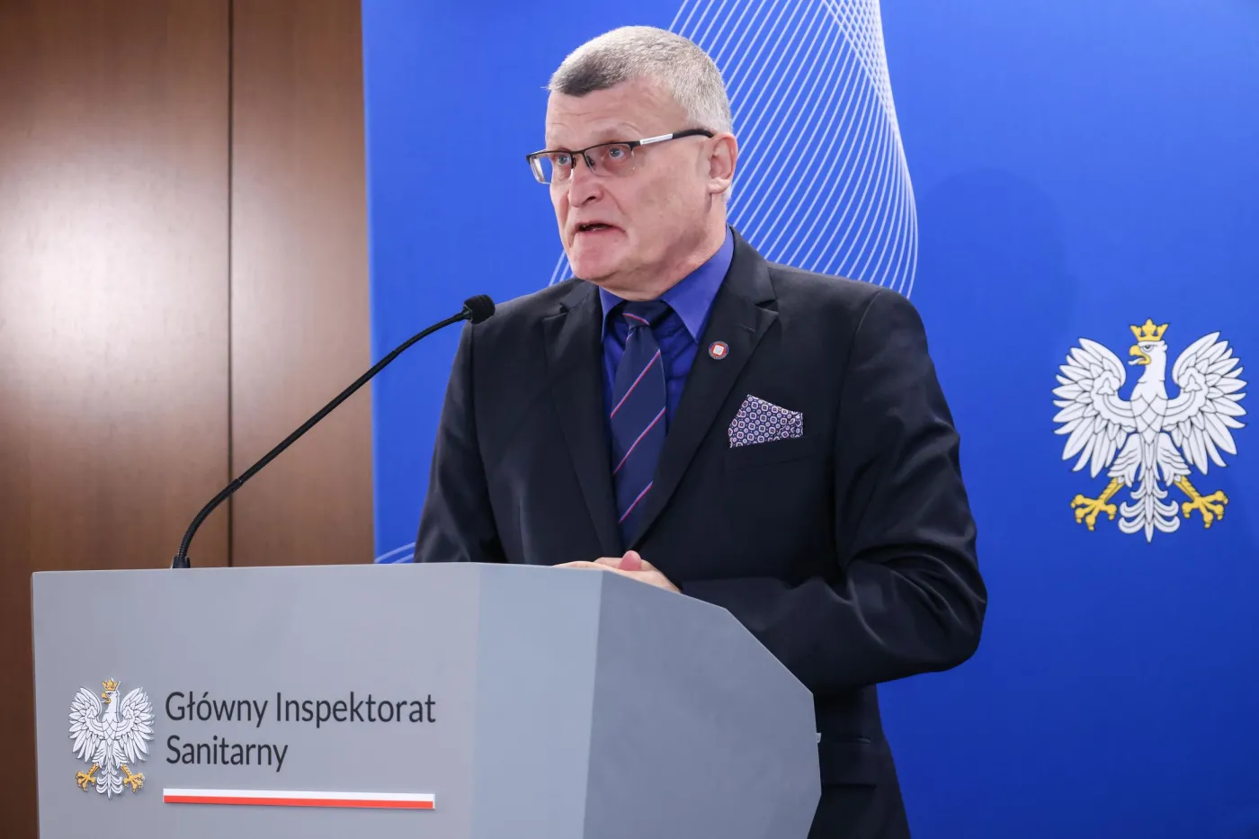 Rośnie liczba zakażeń koronawirusem. Grzesiowski: Nie jesteśmy w stanie zatrzymać tego procesu