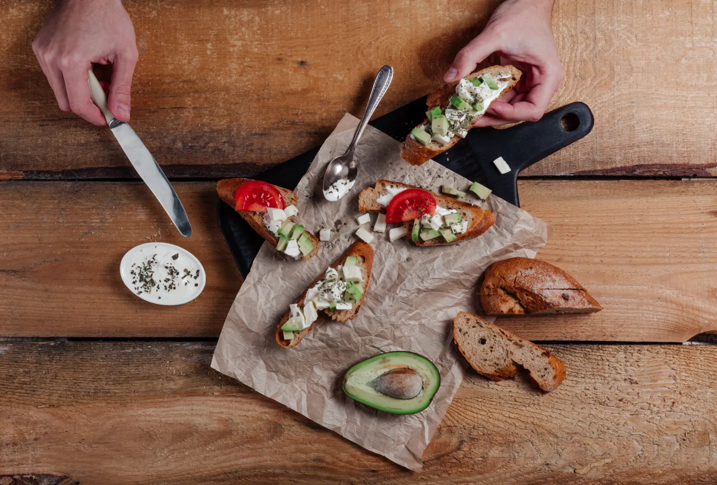 Pasta do kanapek kanapkowa Sandwiches,With,Pasta,avocado,,Tomato.,Whole,Grain,Bread.,Vegan,Sandwich,From
