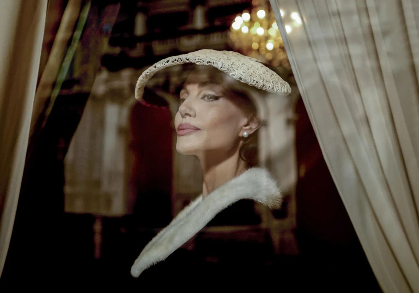 Angelina Jolie jako Maria Callas. Możesz zobaczyć film dużo wcześniej