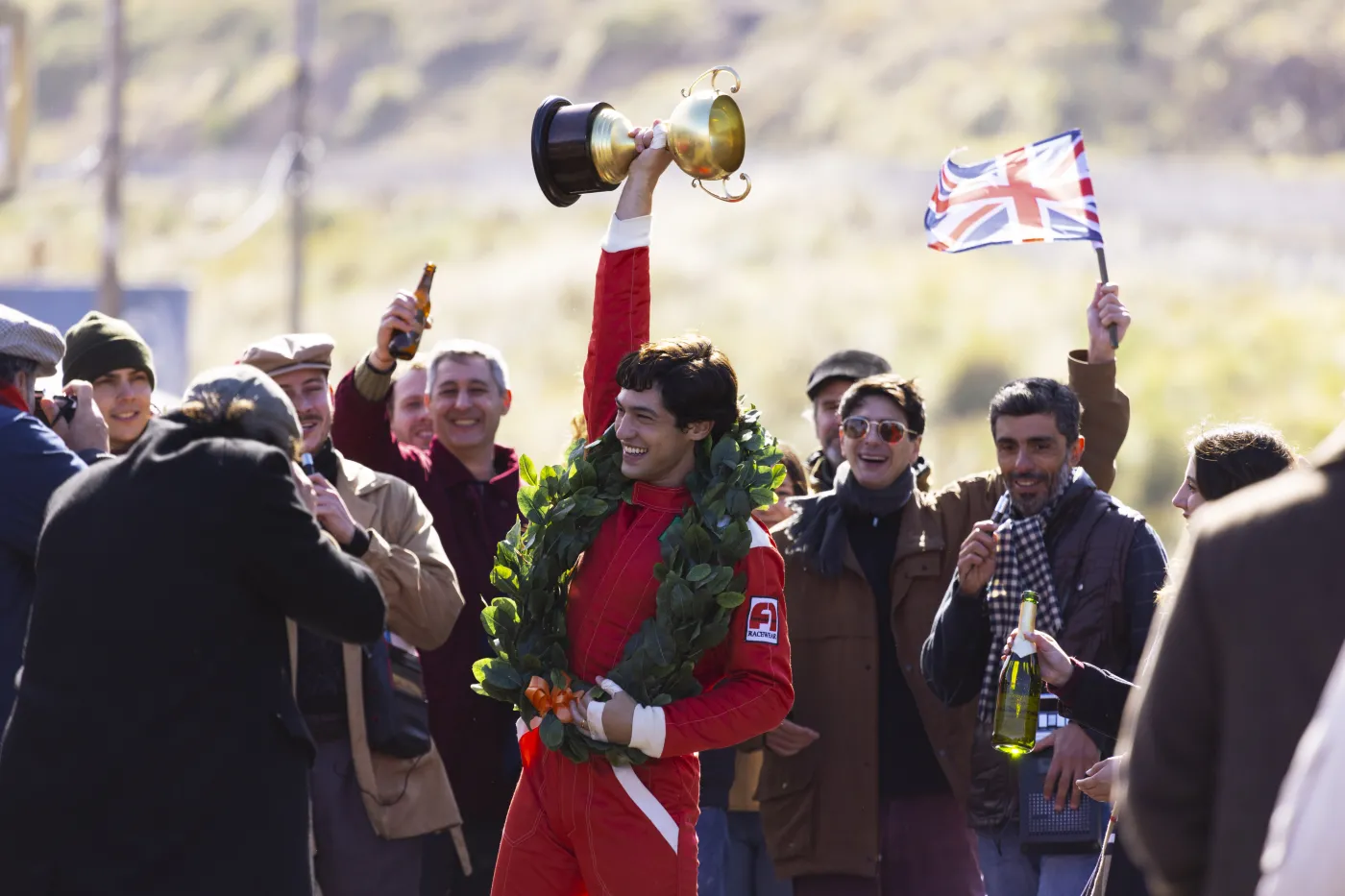 Gabriel Leone jako Ayrton Senna w serialu "Senna"