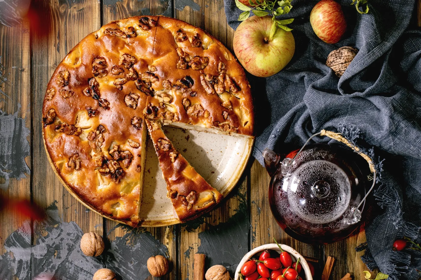 Homemade,Apple,And,Walnuts,Cake,Charlotte,On,Plate,With,Fresh