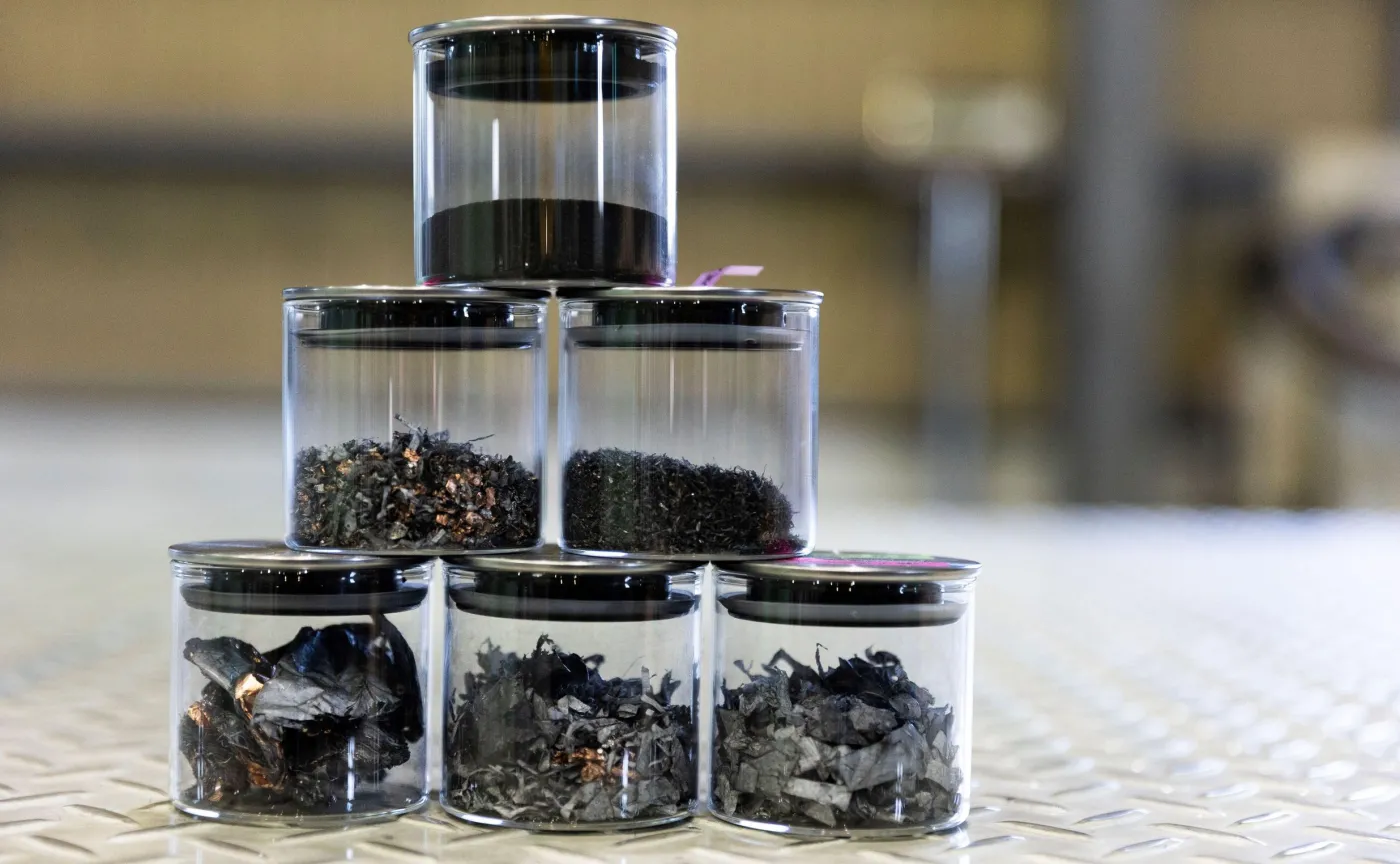Nowa metoda recyklingu baterii samochodowych opracowana przez Toyota Chemical Engineering