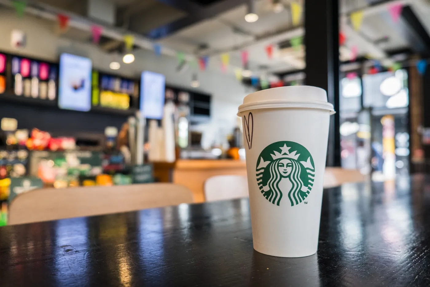 Poparzył się gorącym napojem w Starbucksie. Dostanie ogromne odszkodowanie