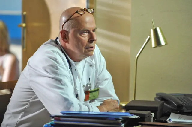 Syn gwiazdy "Na dobre i na złe" poszedł w ślady ojca. Jak wygląda i gdzie grał?