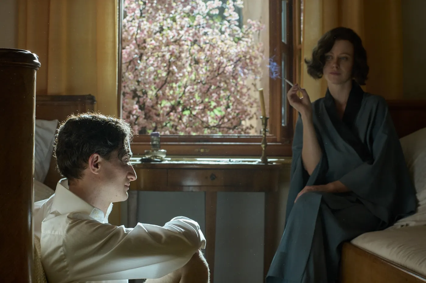 Idan Weiss i Jenovefa Bokova w filmie "Franz Kafka"