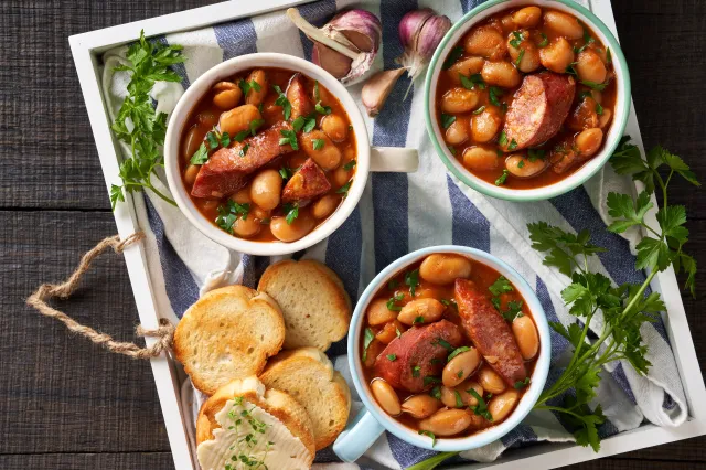 Pyszny obiad na wtorek. Podajemy przepis, Ty gotujesz. Fasolka po bretońsku