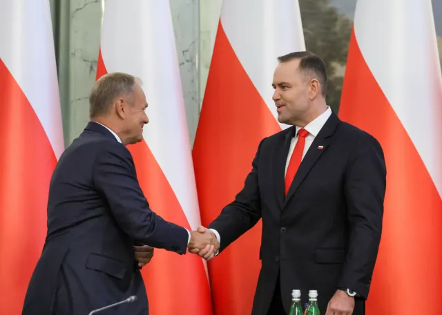 Kto jest lepszym politykiem Donald Tusk czy Karol Nawrocki? Sondaż daje jednoznaczną odpowiedź