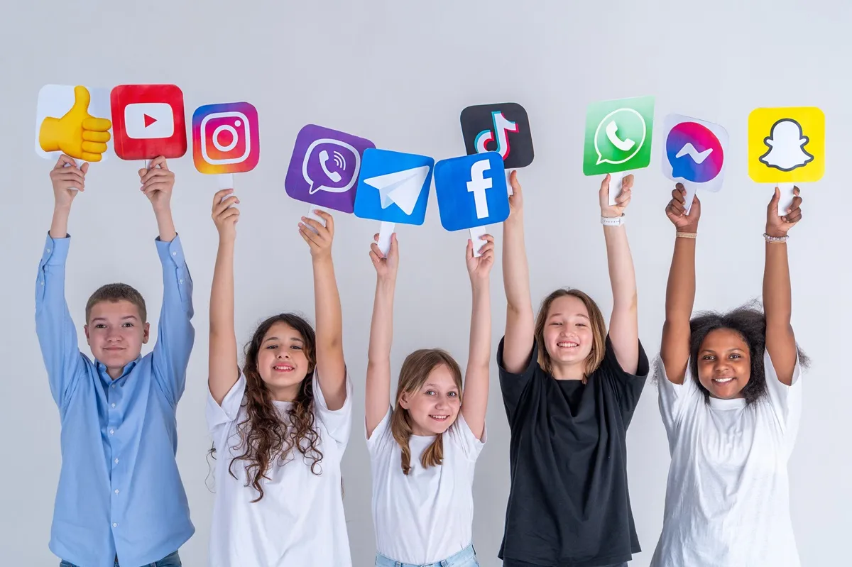 Media społecznościowe dla dzieci od 13 roku życia. Wiek należy podnieść do 15 lat. Dzieci nie są gotowe na social media