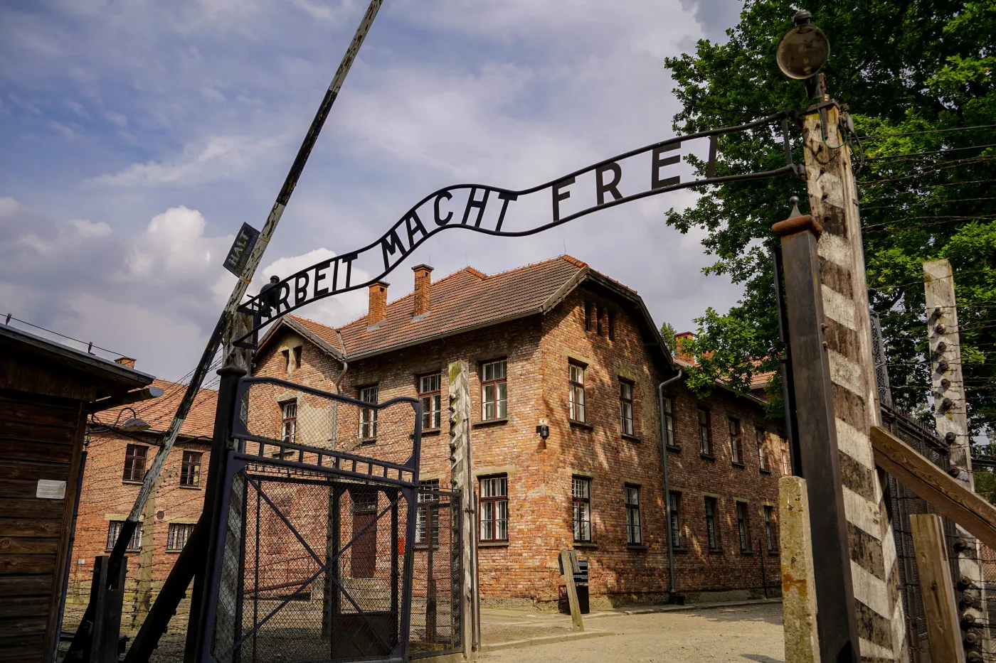 Niemiecki historyk o holokauście. "Nasza pamięć pomija tchórzostwo i bierność społeczeństwa"