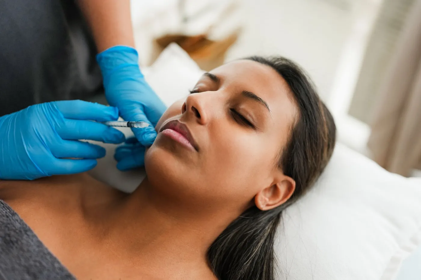 Botoks u kosmetyczki? Ministerstwo Zdrowia odradza