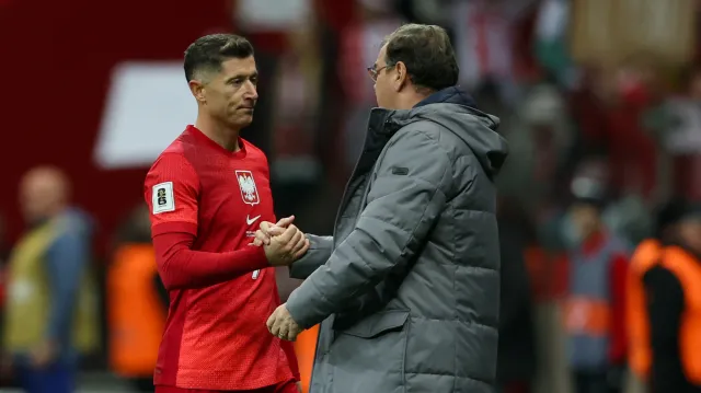 Czy Urban będzie powoływał Lewandowskiego po transferze do USA? Selekcjoner mówi o jednym warunku